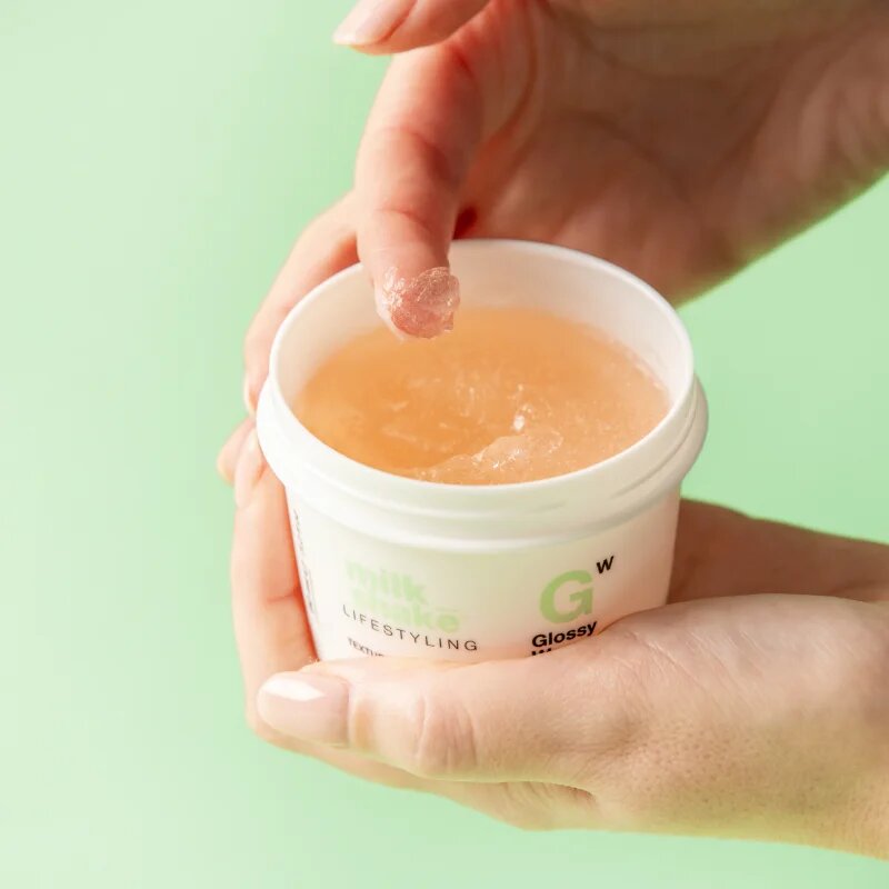 milk_shake® Lifestyling Glossy Wax hafixáló wax a fénylő hajért 90 ml