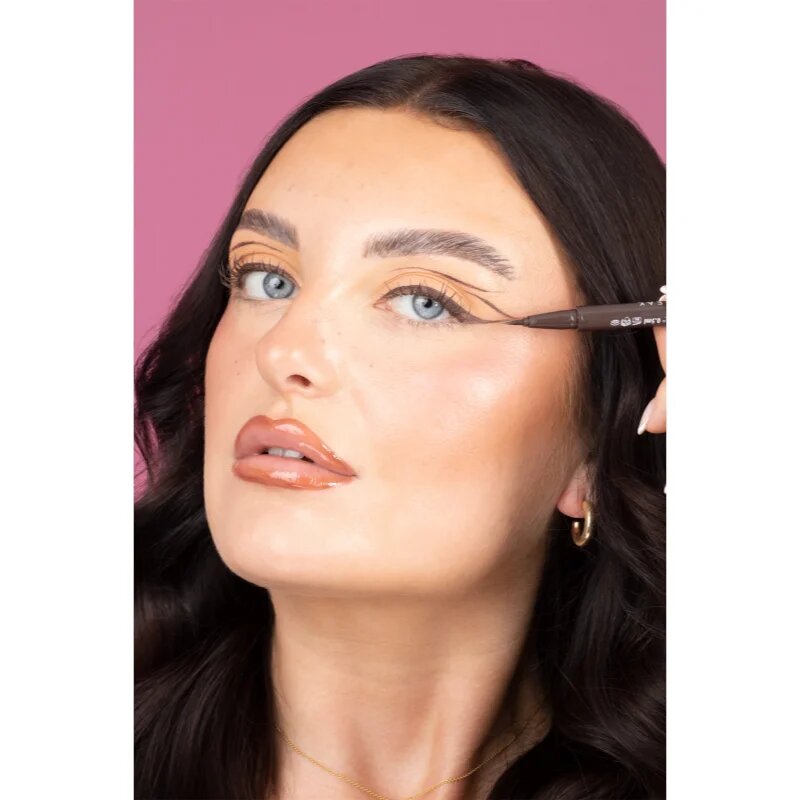 MUA Makeup Academy Control Freak ultra-fekete szemhéjtus árnyalat Chocolate Brown 0.5 g
