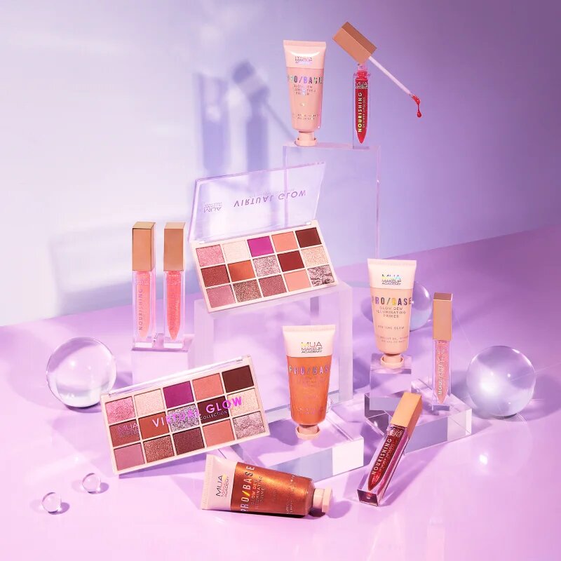 MUA Makeup Academy Virtual Glow tápláló ajakfény a csillogó fényért árnyalat Cyber 6.5 ml