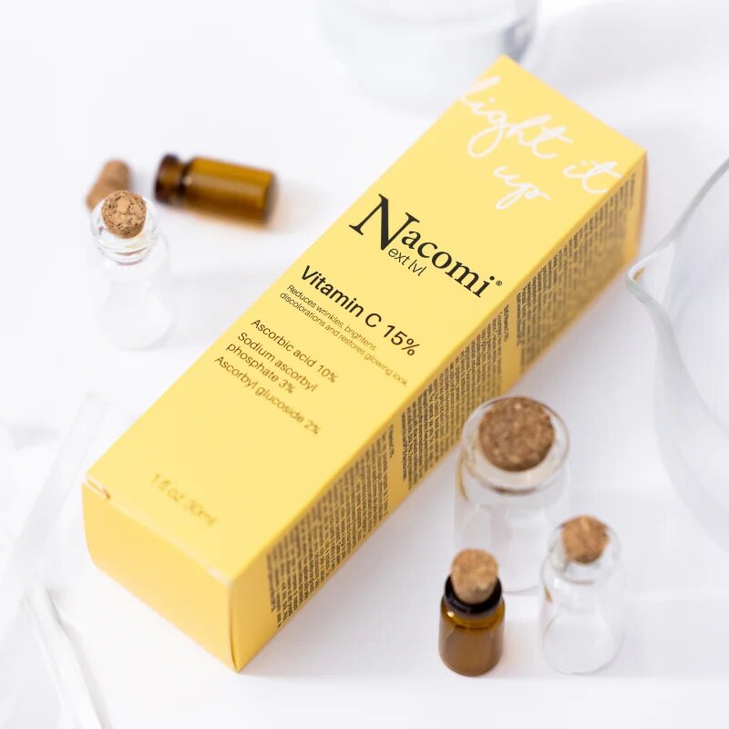 Nacomi Next Level Light It Up bőrélénkítő szérum C-vitaminnal 30 ml