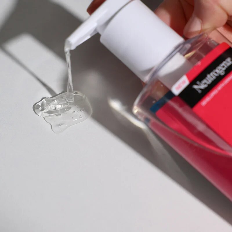 Neutrogena Clear & Defend+ tisztító gél pattanások ellen 200 ml