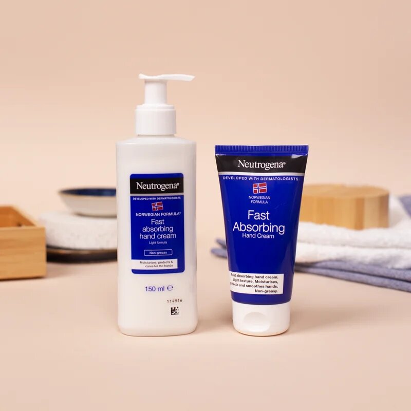 Neutrogena Norwegian Formula® gyorsan felszívódó kézkém 150 ml