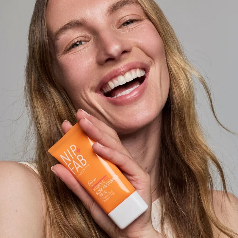NIP+FAB Vitamin C Fix Glow Moisturiser élénkítő arckrém SPF 50 50 ml