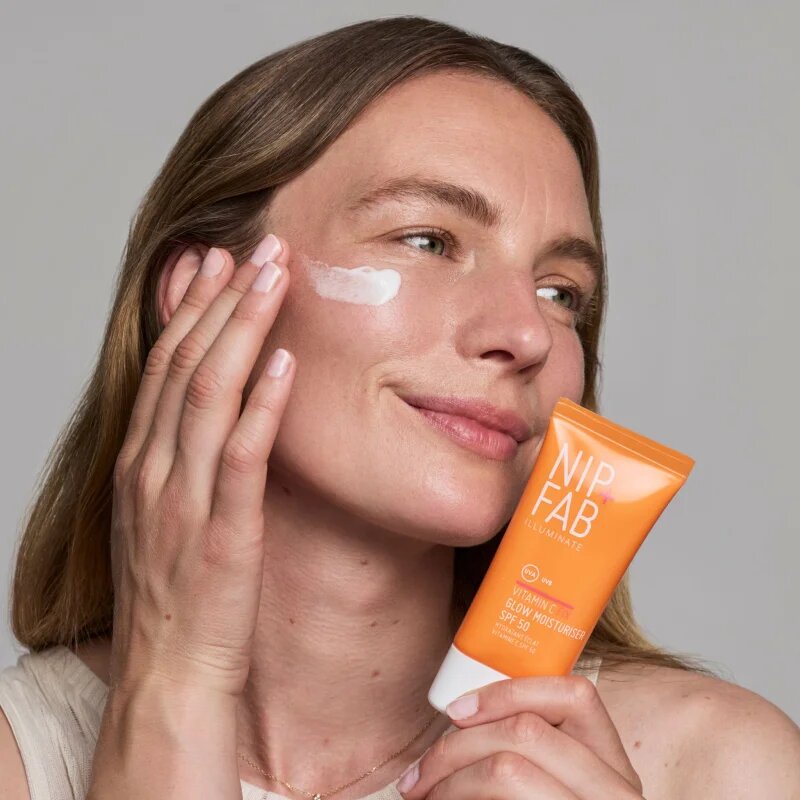 NIP+FAB Vitamin C Fix Glow Moisturiser élénkítő arckrém SPF 50 50 ml