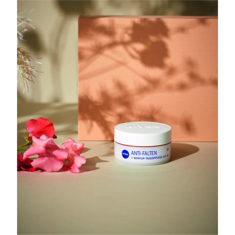 Nivea Anti-Wrinkle Contouring takarékos kiszerelés a vonalak kisimítására 65+