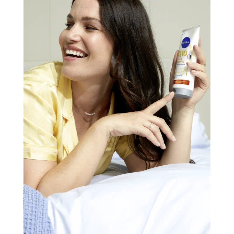 Nivea Q10 Firming + Energizing bőrfeszesítő testszérum 200 ml
