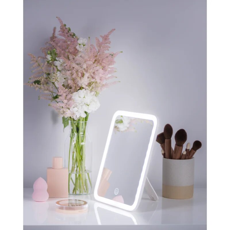 Notino Beauty Electro Collection Make-up mirror with LED lights kozmetikai tükör LED megvilágítással 1 db