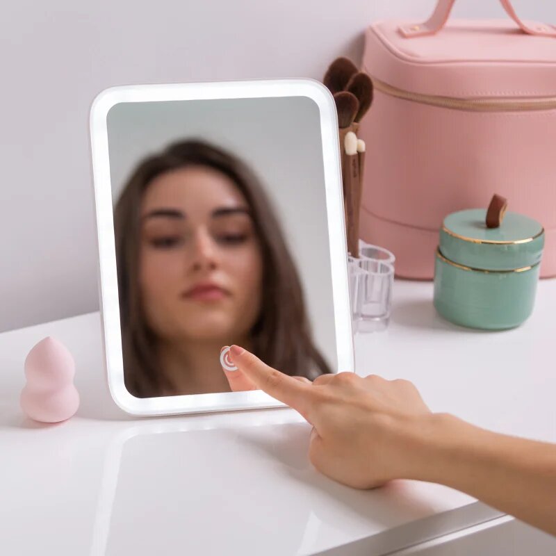 Notino Beauty Electro Collection Make-up mirror with LED lights kozmetikai tükör LED megvilágítással 1 db