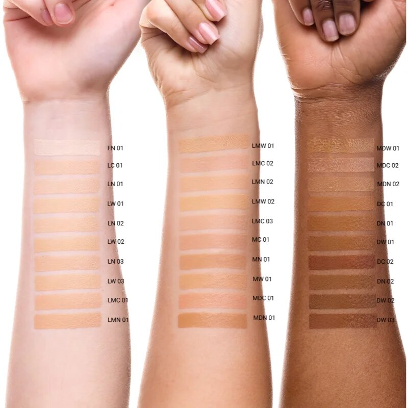 Notino Glow Foundation With SPF 50 & Plant Extracts élénkítő make-up SPF 50 01 Medium Deep Cool 30 ml