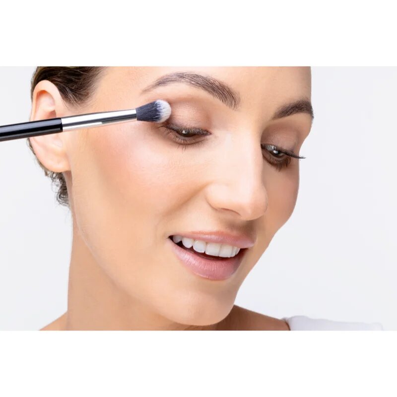 Notino Makeup Brushes Professional Eyeshadow Blending Make-Up Brush 205 ecset az alap szemhéjfestékekre 1 db