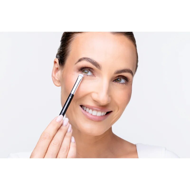 Notino Makeup Brushes Professional Eyeshadow Smudge Make-Up Brush 204 ecset az alap szemhéjfestékekre 1 db