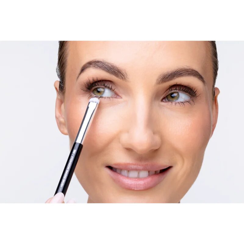 Notino Makeup Brushes Professional Eyeshadow Smudge Make-Up Brush 204 ecset az alap szemhéjfestékekre 1 db
