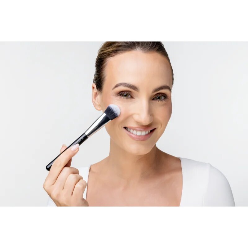 Notino Makeup Brushes Professional Flat Foundation Make-Up Brush 121 make – up ecset 1 db