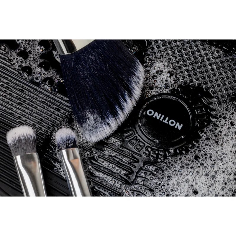 Notino Makeup Brushes Silicone Cleaning Mat For Make-Up Brushes tisztító ecset alátét Black 1 db