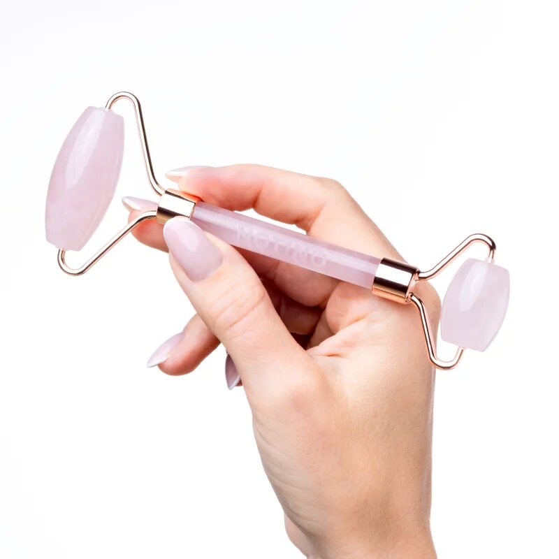 Notino Skincare Tools Rose Quartz Massage Roller masszázs szegédeszköz az arcra és a szem környékére 1 db