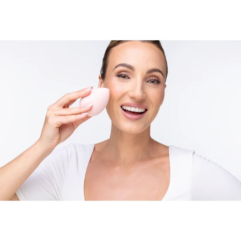 Notino Super Soft Make-Up Sponge csepp alakú sminkszivacs Beige 1 db