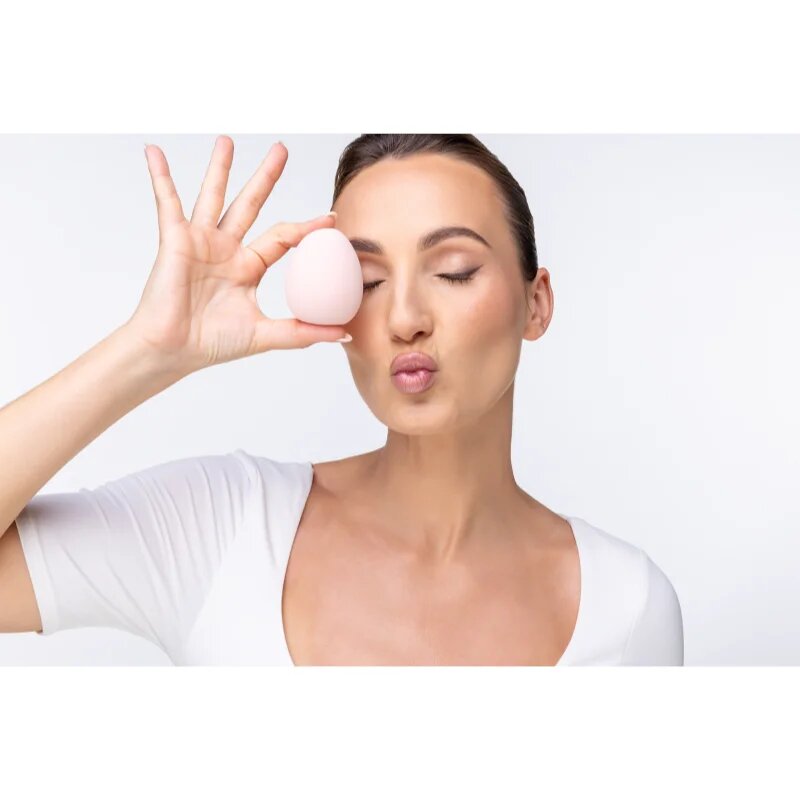 Notino Super Soft Make-Up Sponge csepp alakú sminkszivacs Beige 1 db