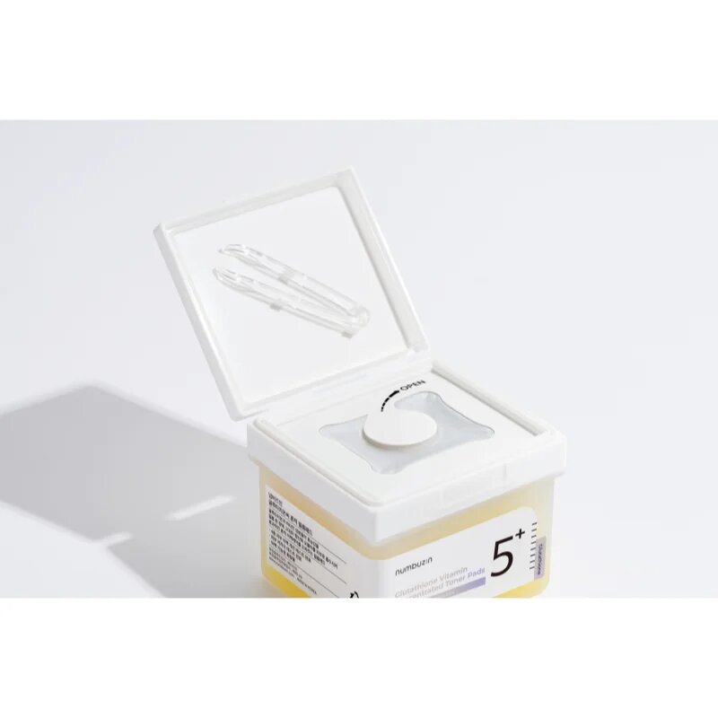 Numbuzin No. 5 Glutathione Vitamin Concentrated Toner Pad tonizáló párnák élénk és hidratált bőr 70 db