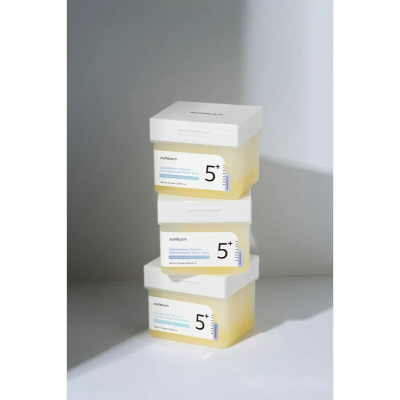 Numbuzin No. 5 Glutathione Vitamin Concentrated Toner Pad tonizáló párnák élénk és hidratált bőr 70 db