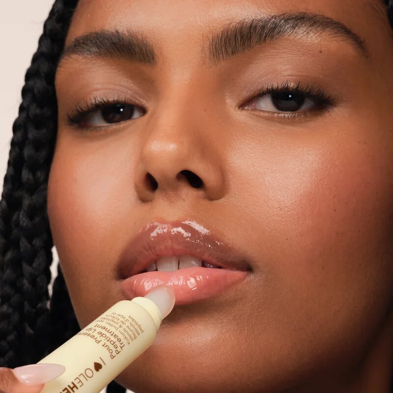 OLEHENRIKSEN Pout Preserve Peptide Lip Treatment hidratáló ajakfény árnyalat Vanilla Bonbon 12 ml