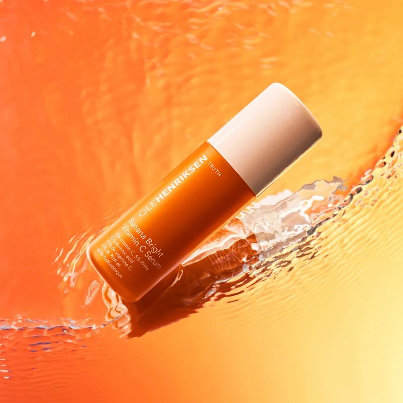 OLEHENRIKSEN Truth Banana Bright Vitamin C Serum bőrélénkítő szérum C-vitaminnal 30 ml