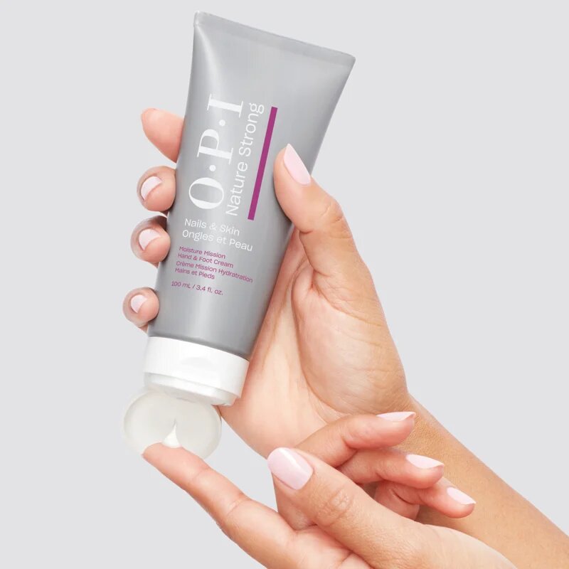 OPI Nature Strong Nails&Skin ajándékszett a körmökre és a körömbőrre