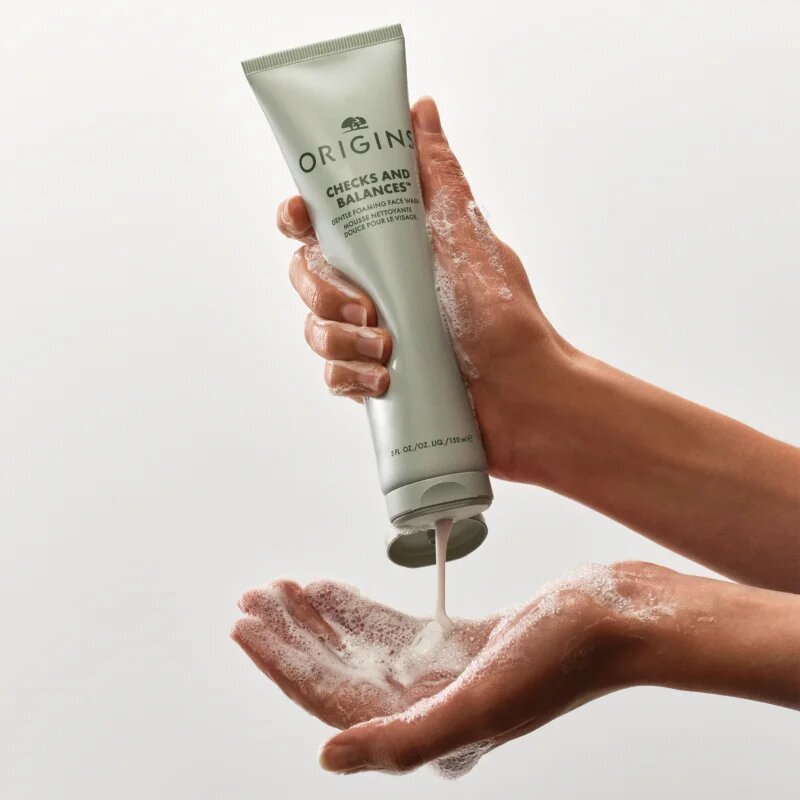 Origins Checks and Balances™ Sensitive Foaming Cleanser finom állagú tisztító krém az érzékeny arcbőrre 150 ml