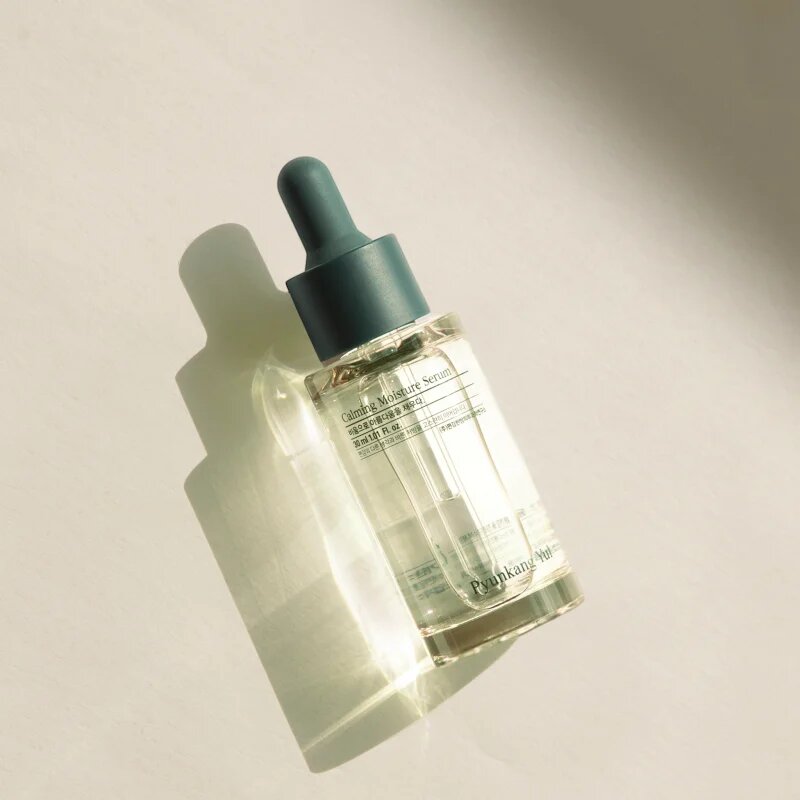 Pyunkang Yul Calming Moisture Serum nyugtató és hidratáló szérum az érzékeny arcbőrre 30 ml