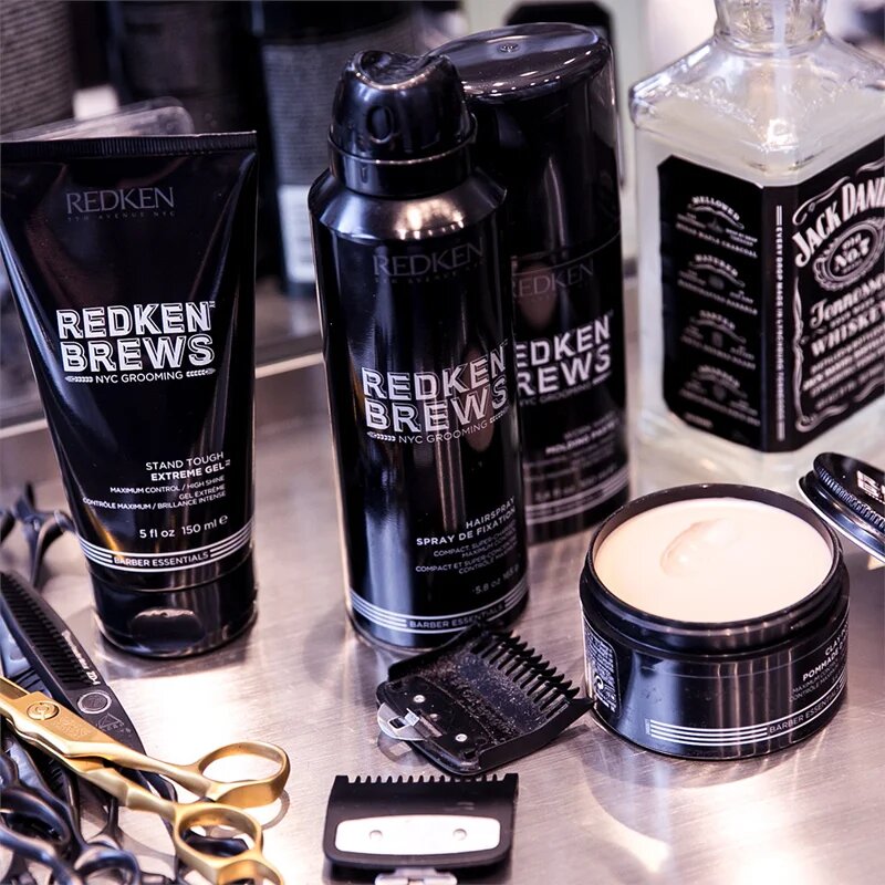Redken Brews hajpomádé a természetes hatásért agyaggal 100 ml