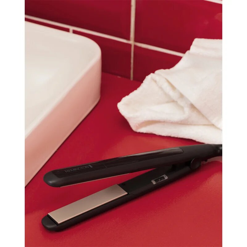 Remington Ceramic Straight 215 S1370 hajvasaló 1 db