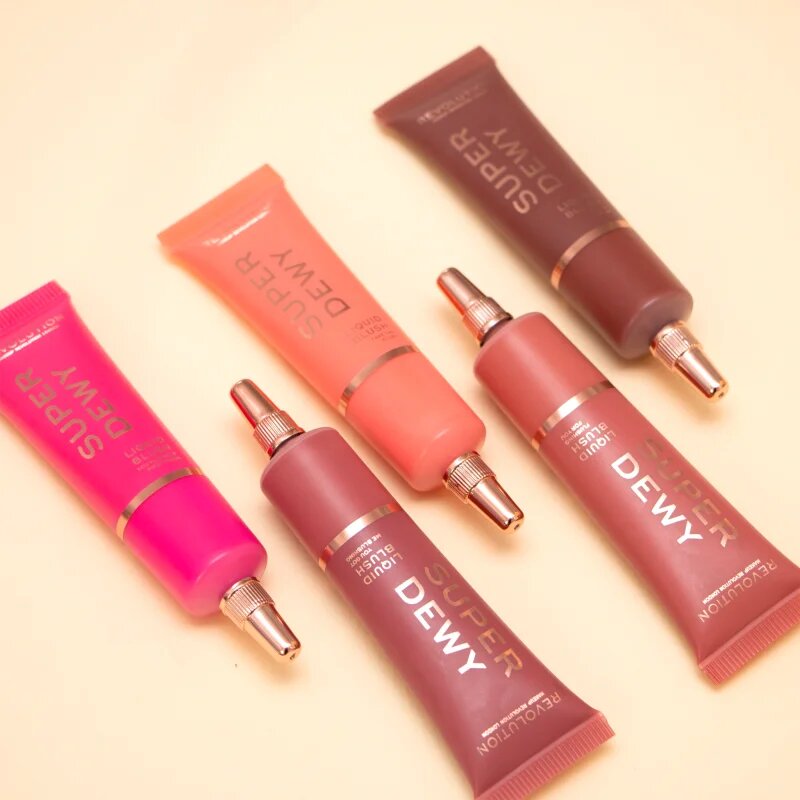 Revolution Superdewy folyékony arcpirosító árnyalat Flushing For You 15 ml