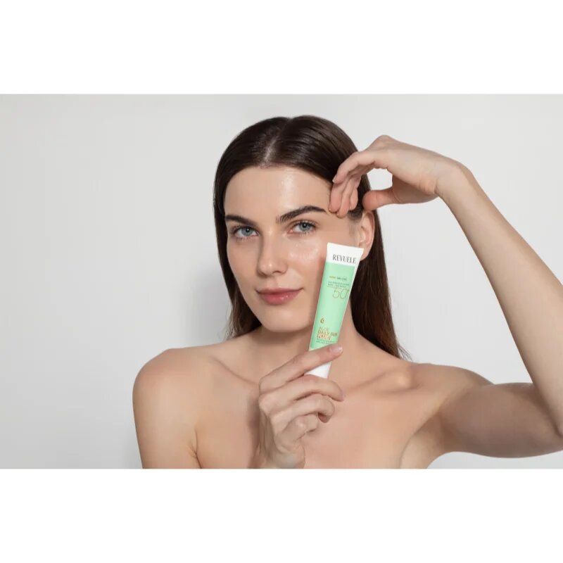 Revuele Aloe Daily Sun Fluid SPF 50+ gyengéd védő folyadék SPF 50+ 40 ml