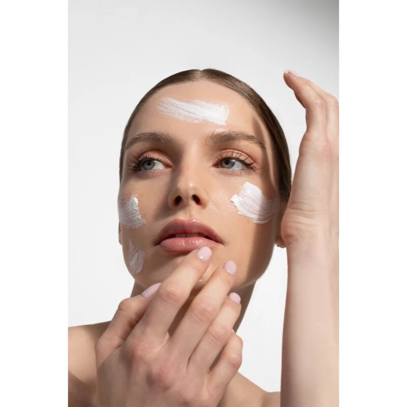 Revuele Double Hyaluron + B5 Moisturizer hidratáló és bőrlágyító krém a ráncok ellen 50 ml
