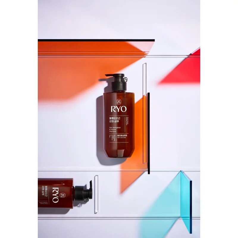RYO Hair Strengthen & Volume Shampoo ápoló és erősítő sampon a hajtérfogat növelésére 480 ml