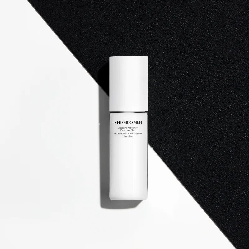 Shiseido Men Energizing Moisturizing Extra Light Fluid fluid regeneráló hatással uraknak 100 ml