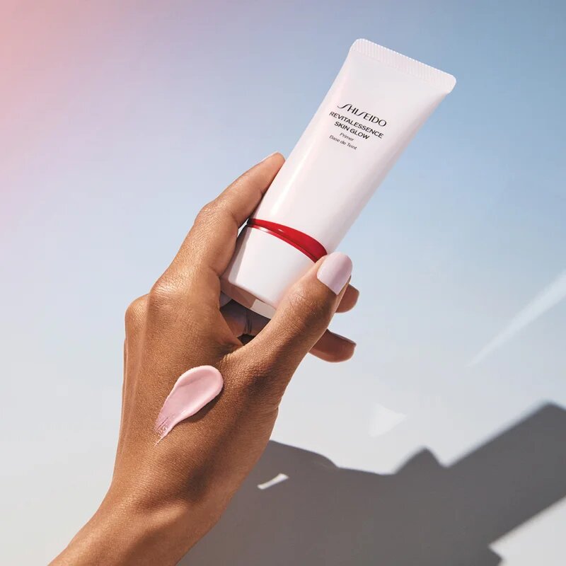 Shiseido Revitalessence Skin Glow Primer ragyogást adó primer SPF 25 30 ml