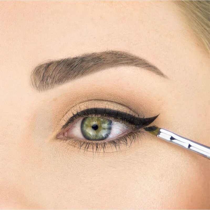Sigma Beauty Eyes E06 WINGED LINER™ BRUSH szemhéjfesték ecset 1 db