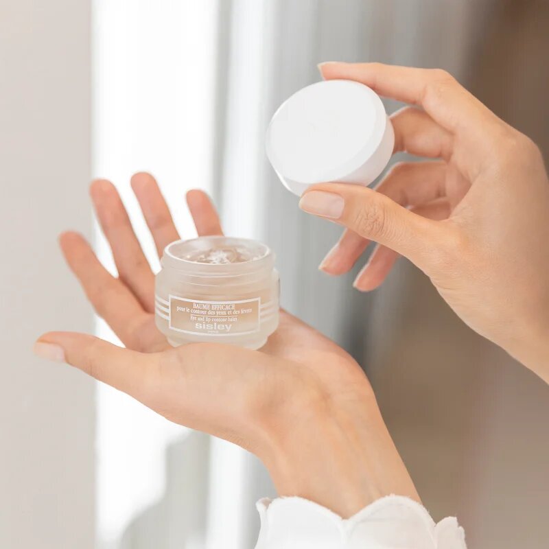 Sisley Baume Efficace hidratáló és bőrpuhító balzsam a szem és a száj kontúrjaira 30 ml