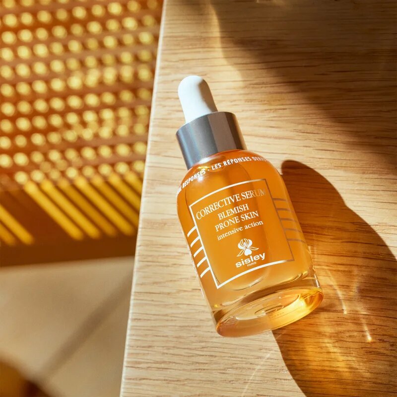 Sisley Corrective Serum for Blemish Prone Skin helyreállító szérum a bőr tökéletlenségei ellen 30 ml