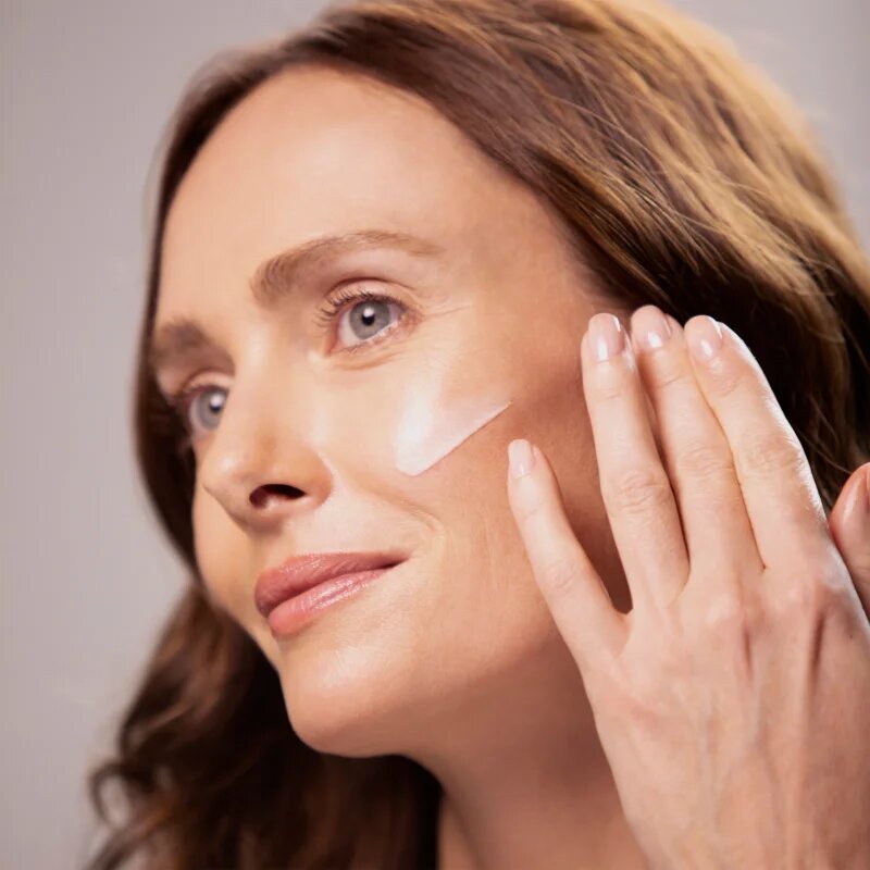 Sisley L'Integral Anti-Age Radiance AntiDark Spot Serum élénkítő szérum a sötét foltok ellen 30 ml