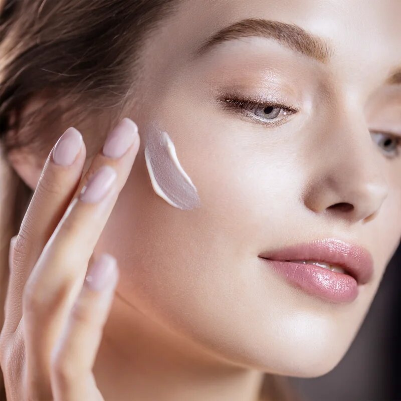Sisley Phyto-Blanc Le Soin védő hidratáló krém bőrmegújító hatással SPF 50+ PA+++ 40 ml