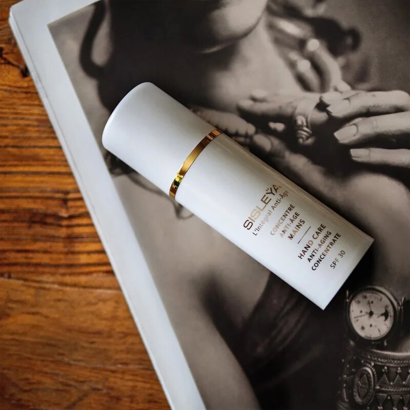 Sisley Sisleÿa L'Integral Anti-Aging Concentrate Hand Care fiatalító kézkrém pigmentfoltok ellen SPF 30 75 ml