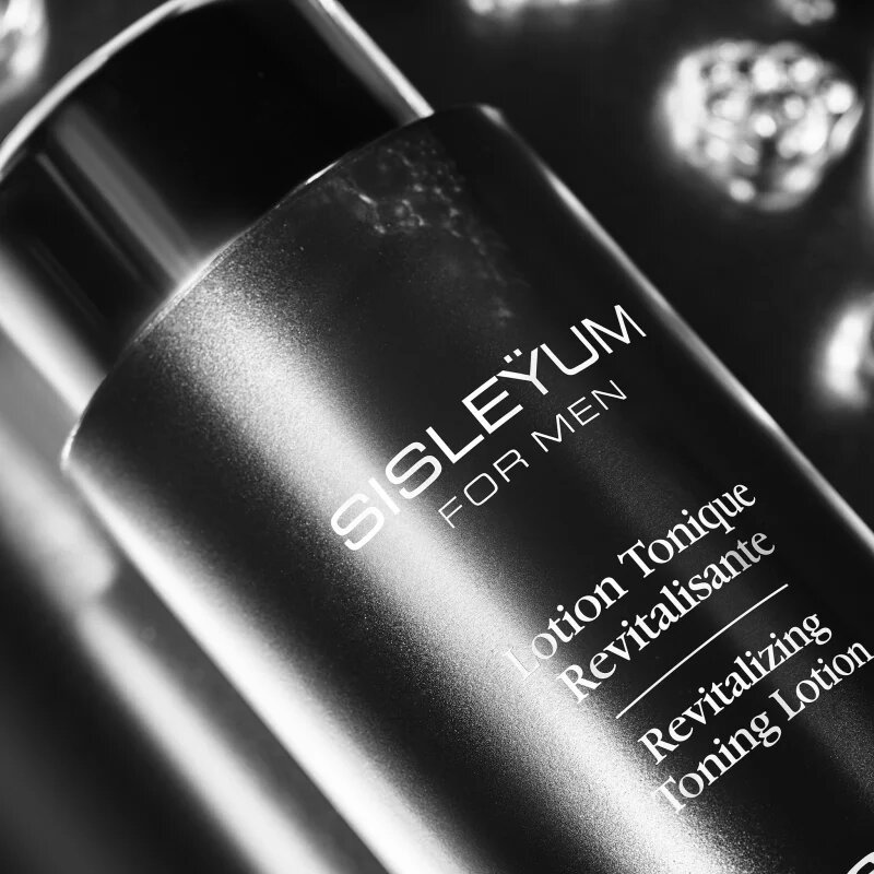 Sisley Sisleÿum Revitalizing Toning Lotion tonizáló arcvíz a bőrréteg megújítására uraknak 150 ml