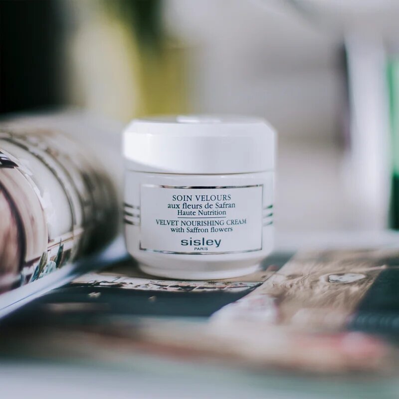 Sisley Velvet Nourishing Cream with Saffron Flowers hidratáló krém száraz és érzékeny bőrre 50 ml