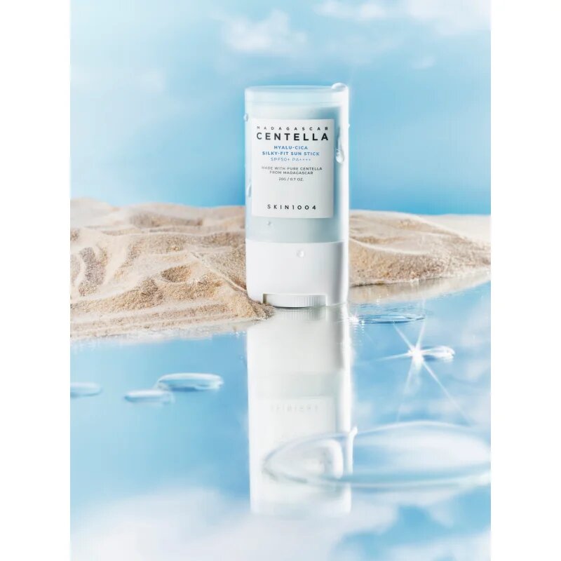 SKIN1004 Madagascar Centella Hyalu-Cica Silky-Fit Sun Stick védő hidratáló stick SPF 50+ 20 g
