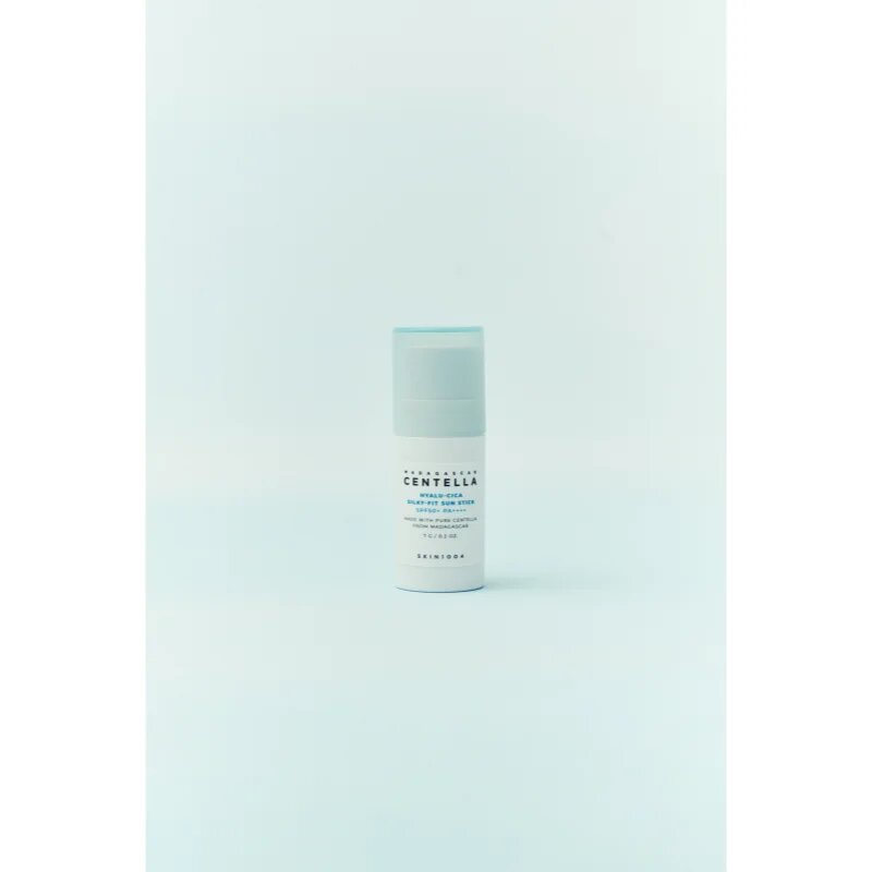 SKIN1004 Madagascar Centella Hyalu-Cica Silky-Fit Sun Stick védő hidratáló stick SPF 50+ 7 g