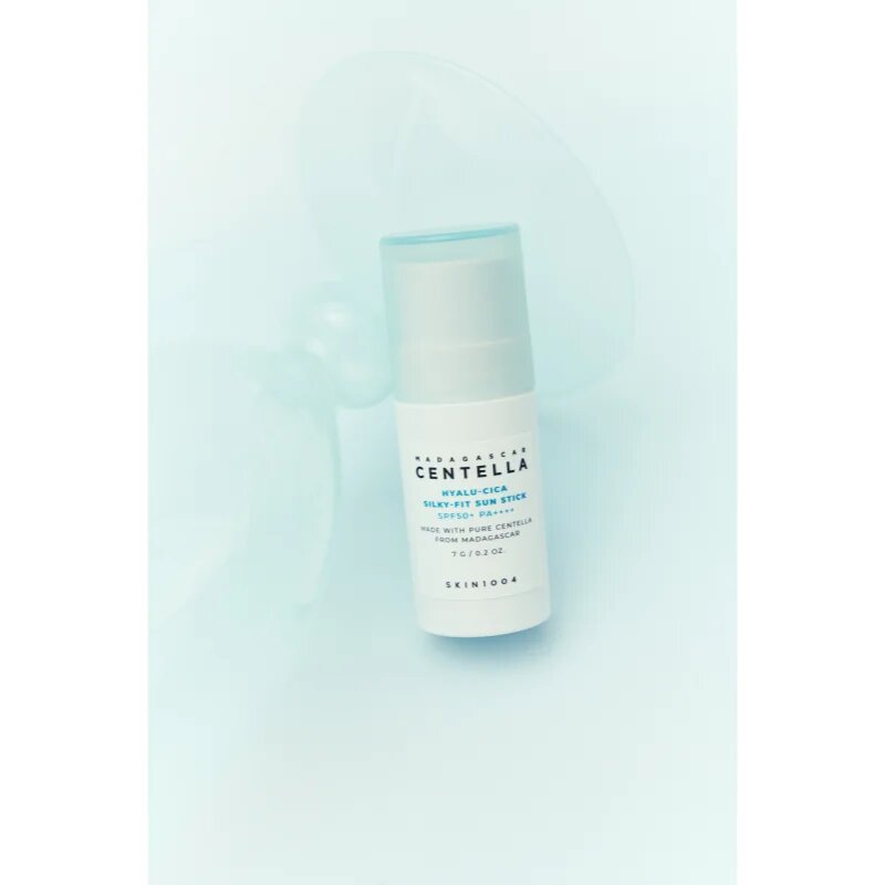 SKIN1004 Madagascar Centella Hyalu-Cica Silky-Fit Sun Stick védő hidratáló stick SPF 50+ 7 g