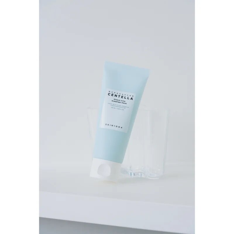 SKIN1004 Madagascar Centella Hyalu-Cica Sleeping Pack tökéletesítő és hidratáló éjszakai arcmaszk a bőr feszességéért 100 ml