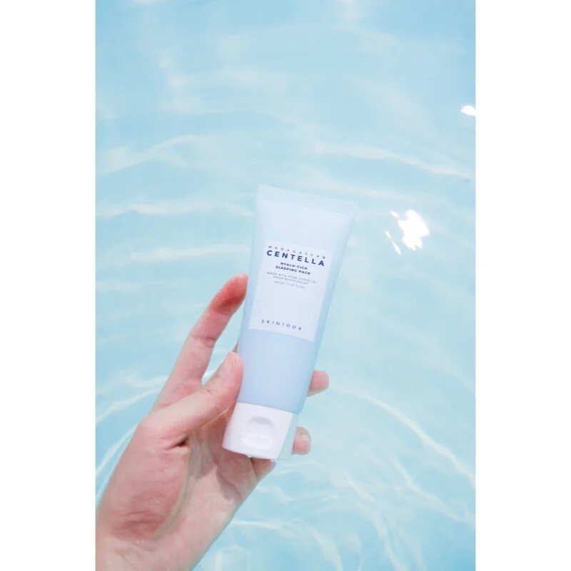 SKIN1004 Madagascar Centella Hyalu-Cica Sleeping Pack tökéletesítő és hidratáló éjszakai arcmaszk a bőr feszességéért 100 ml
