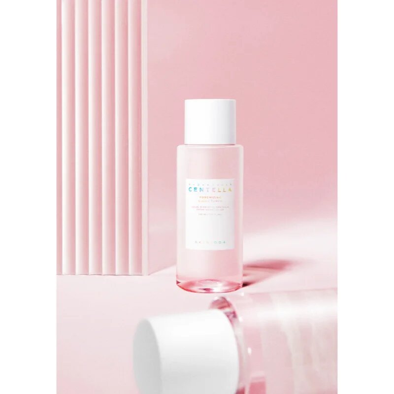 SKIN1004 Madagascar Centella Poremizing Clear Toner gyengéd bőrhámlasztó tonik a bőr kisimításáért és a pórusok minimalizásáért 210 ml